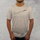 The Nike rise 365 big logo T-shirt in white is a popular choice in many fitness clubs.