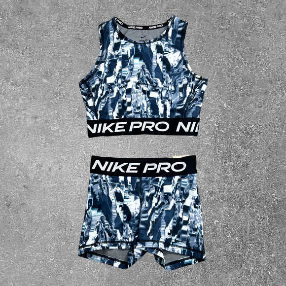 This Nike Pro Dri-Fit tank crop top set in a blue print is a really flexible piece of womens activewear.