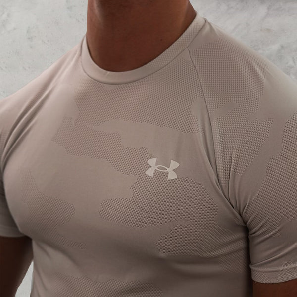 Ua velocity camo T-shirt in silver is an exclusive activewear top.