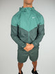 The Nike repel windrunner is the teal colourway is an elite jacket for running in any weather.