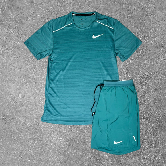 Stay ahead of the competition with this elite set from Nike.