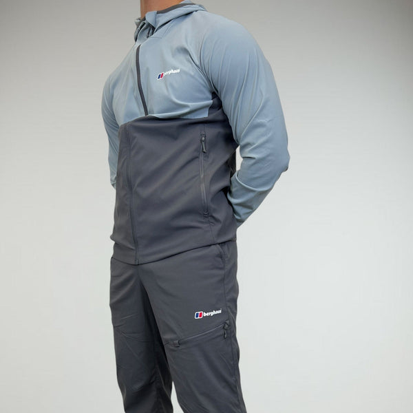 This tracksuit is a premium piece to add to your wardrobe.