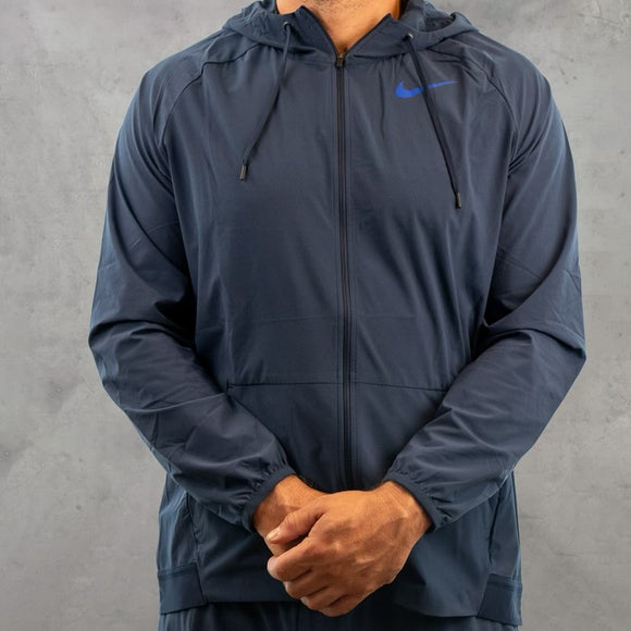 The Nike vent max tracksuit in the blue colourway is an elite tracksuit.