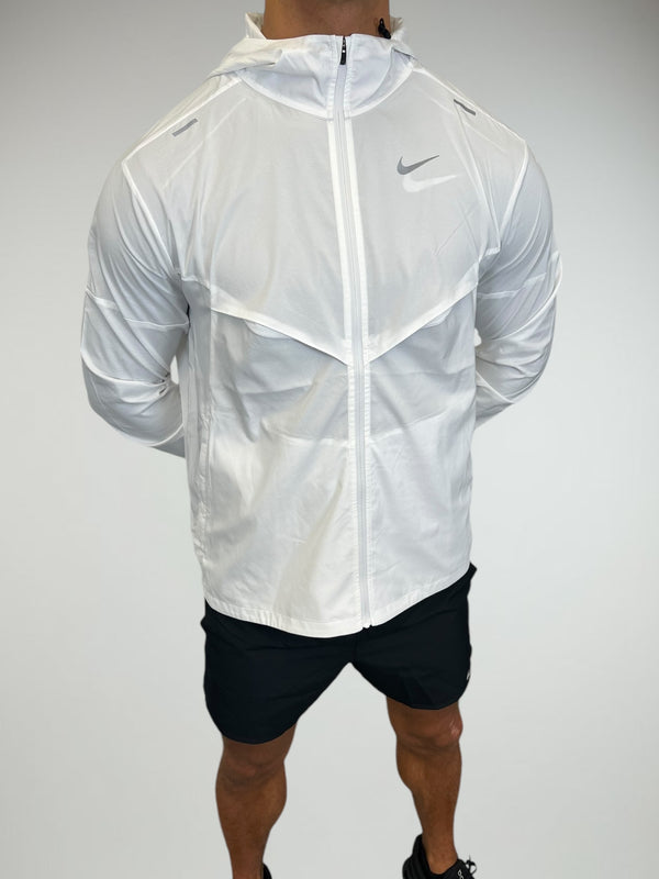 This Windrunner is a perfect jacket for an active lifestyle.