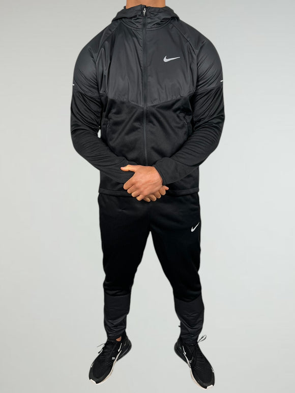 The Nike sphere trackusit is perfect for the cold weather and a great addition to your winter wardrobe.