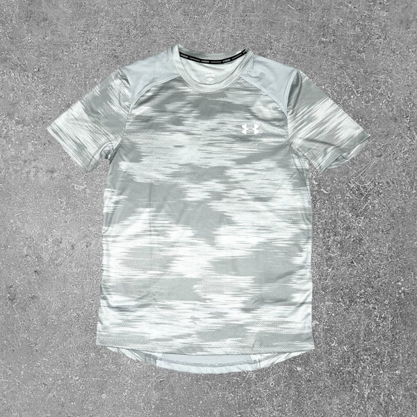 The Under Armour Coolswitch printed SS T-shirt is a premium piece of activewear attire.