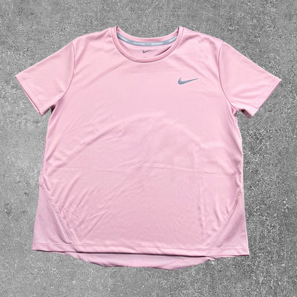 The Nike Miler 2.0 T-shirt in a colourful pink. 