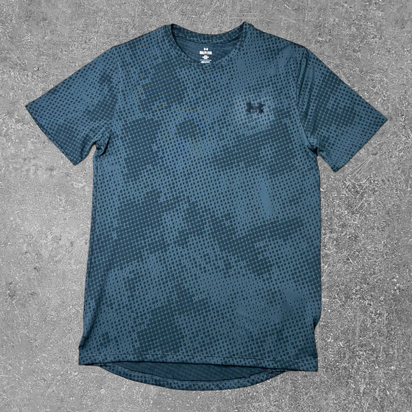 ua tech all over print t-shirt in dark grey is a popular t-shirt in sports stores