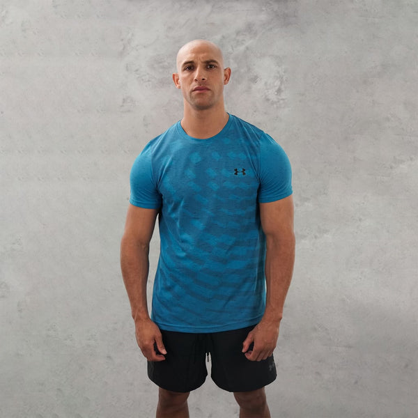 This UA seamless light blue t shirt is bright and colourful.