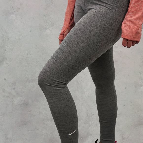 The Nike high rise one leggings in grey are flexible to your fit.