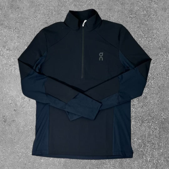 The ON Running trailbreaker half zip is made from high quality materials, and is designed to aid elite performance.