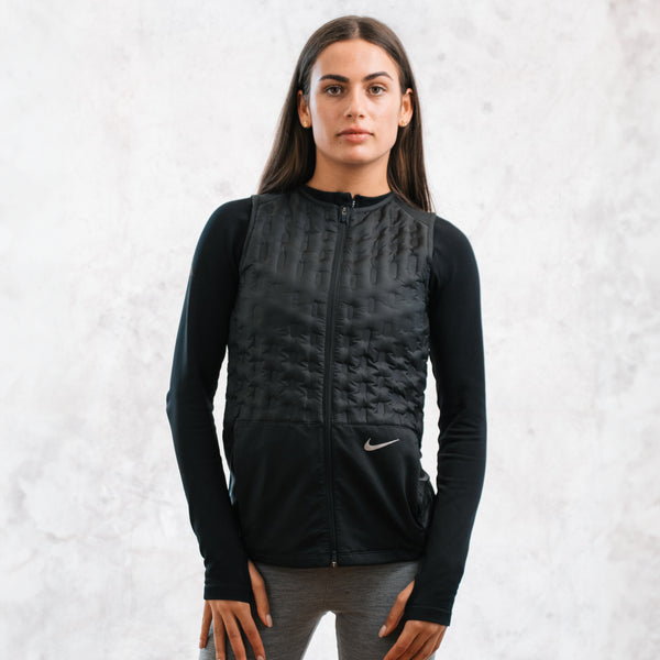 The Nike ADV Gilet is a luxury piece of activewear attire. This body warmer is lightweight and excellent for any weather.