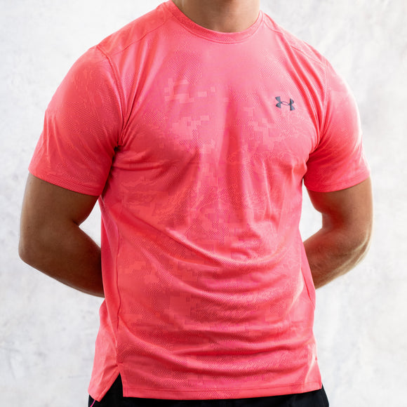 Under Armour pink jacquard set is a superb set for the upcoming hot weather!