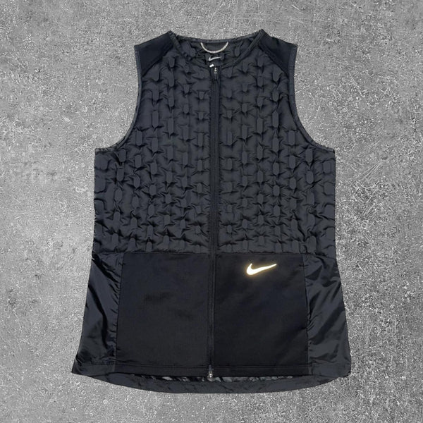 The Nike ADV Gilet is a luxury piece of activewear attire. This body warmer is lightweight and excellent for any weather.