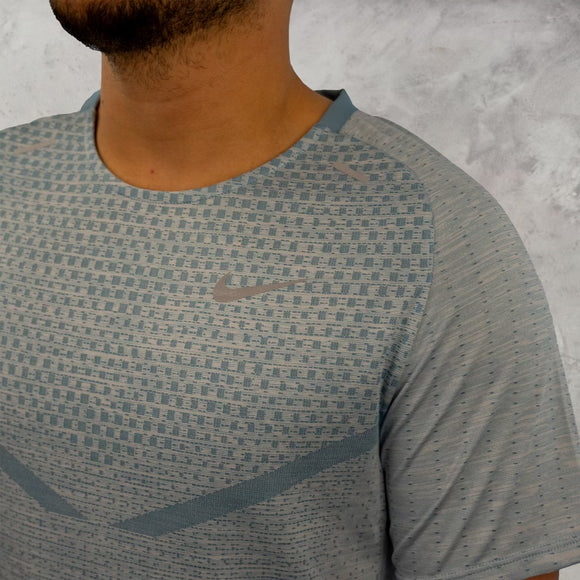 The Nike ADV Tech-knit baby blue is a premium T-shirt, and is excellent for running.