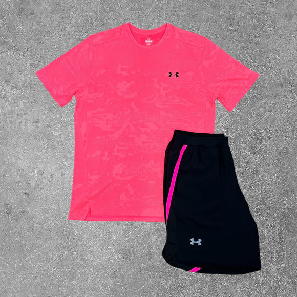 Under Armour pink jacquard set is a superb set for the upcoming hot weather!