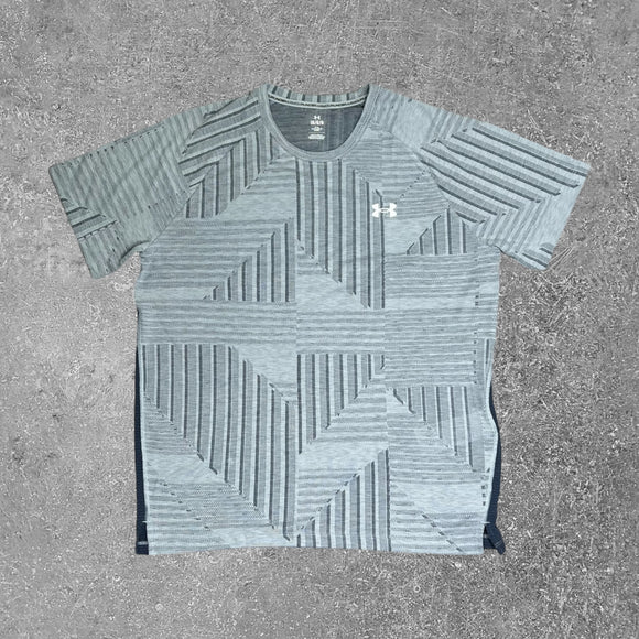 The Under Armour grey  Streaker diamond T-shirt is an exclusive piece of activewear attire.