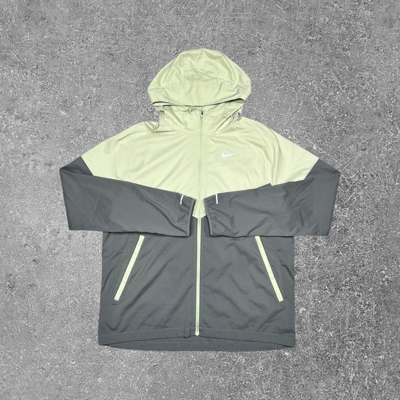 This is an excellent jacket for running in colder weather.